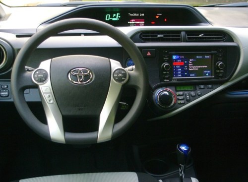 Prius_c_d